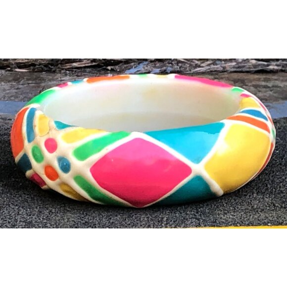 Chunky Domed 1980s Multicolor Neon Plaid Lucite Bangle Bracelet Glows in UV - Picture 4 of 7